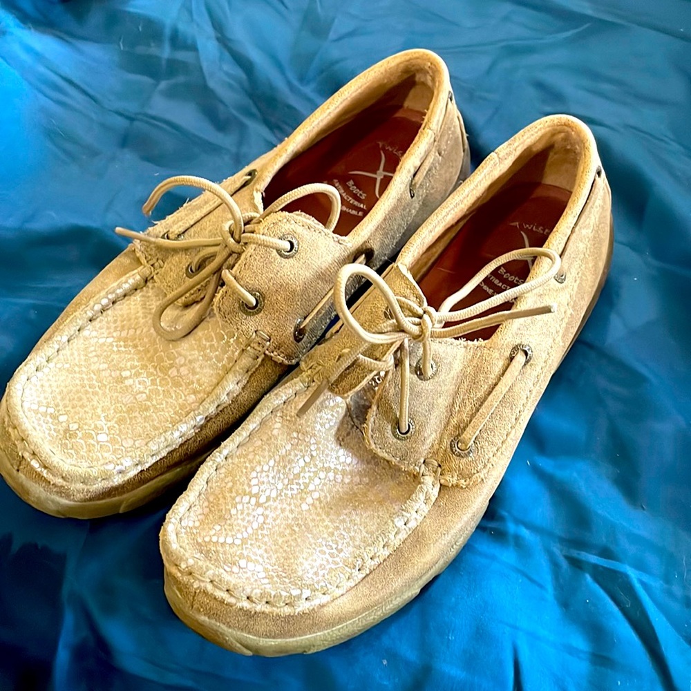 Twisted x size 8